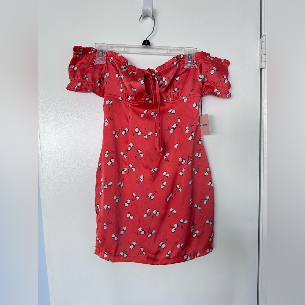 🍒 NWT Alice Off The Shoulder Dress